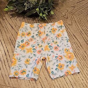 Girls floral spandex shorts size 5 new condition
